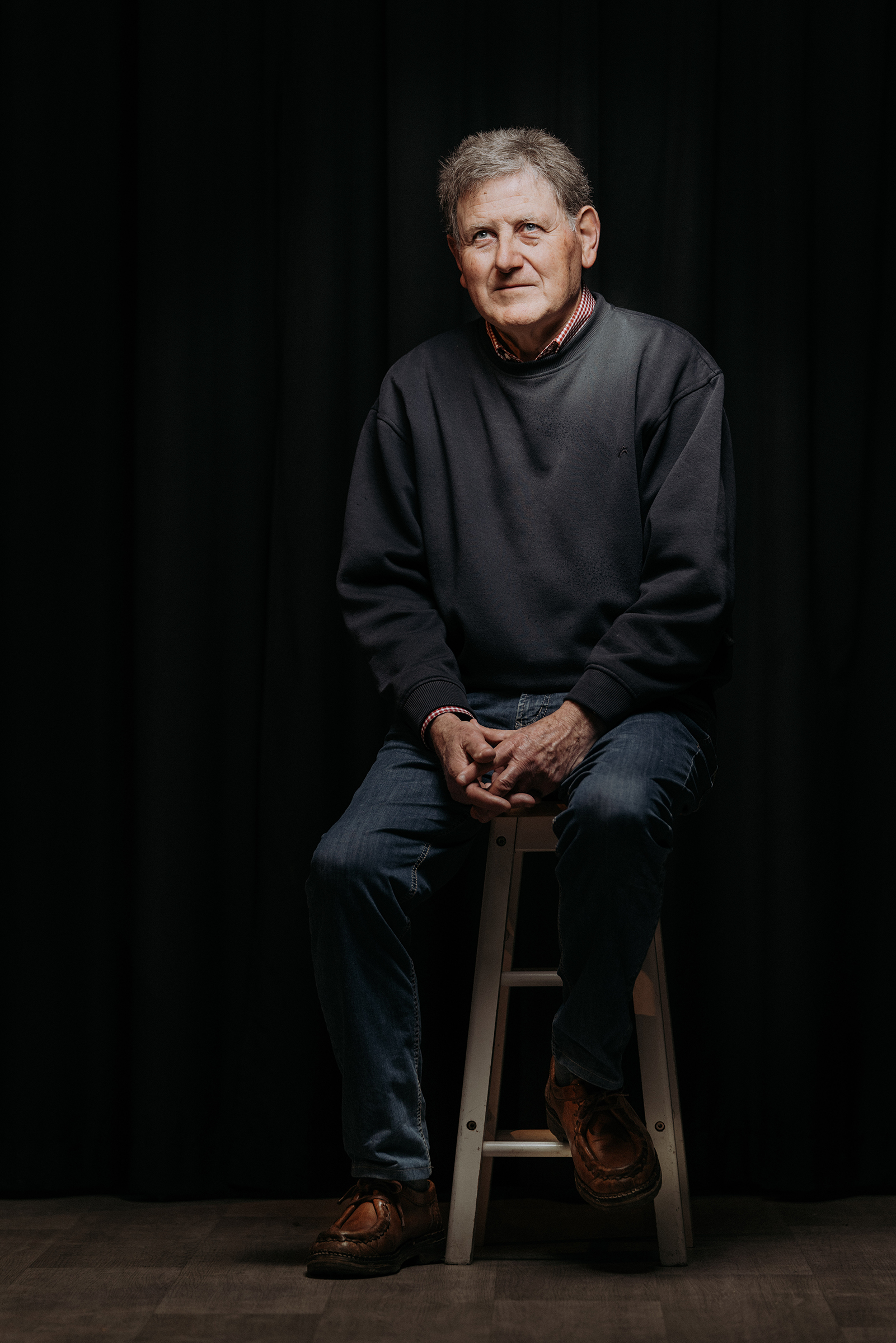 Photo de garage automobile avec 2 voitures anciennes